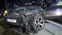 Der BMW des Unfallverursachers dürfte ein Totelschaden sein. (Bild: Maurice Shourot)