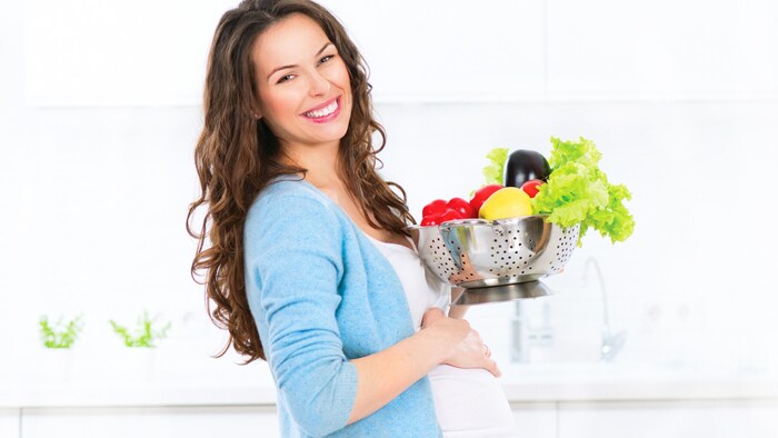 The nutrition of the pregnant woman influences the development of the child in the womb.