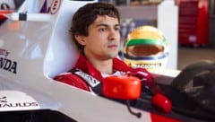 Nachdenklich und ehrgeizig: Für Ayrton Senna (Gabriel Leone) zählte immer nur der Sieg. (Bild: Netflix)