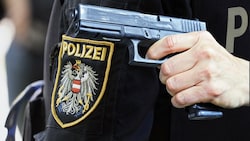 Der Unterricht wurde laut dem Vater trotz der Ankündigung fortgesetzt– mit Polizeipräsenz in den Klassenzimmern. (Bild: Krone KREATIV/Birbaumer C. Stock A)