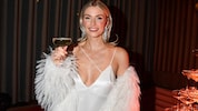 Lena Gercke hat sich für die Weihnachtsparty ihrer Marke LeGer ganz besonders schick gemacht.