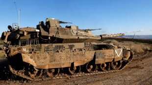 Ein israelischer Merkava-Panzer an der Grenze zum Libanon