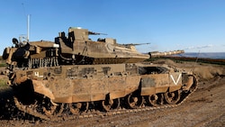 Ein israelischer Merkava-Panzer an der Grenze zum Libanon (Bild: APA/AFP/Jalaa MAREY)