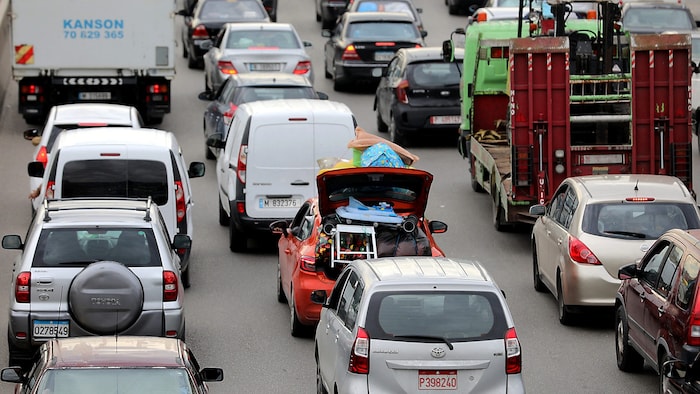 Vertriebene Zivilisten kehren zurück.