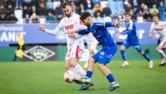 Petar Filipovic (li.) und der GAK verließen mit dem Sieg in Linz den Abstiegsplatz. (Bild: GEPA pictures)