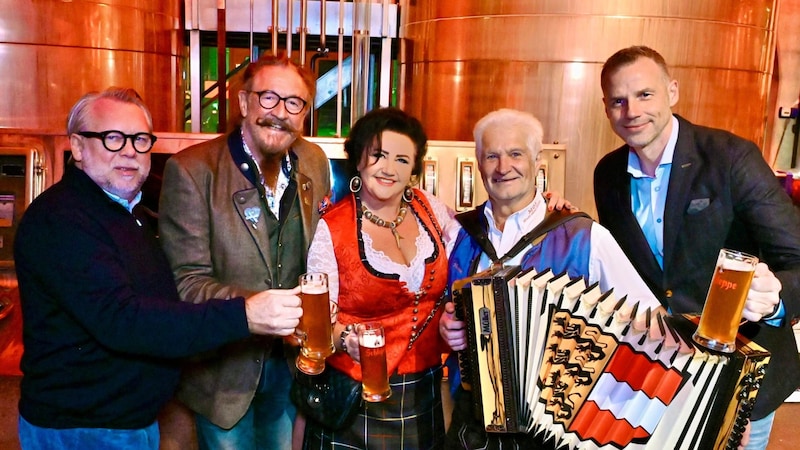 Beste Stimmung herrschte beim Anstich in der Schleppe Brauerei. (Bild: Evelyn Hronek/EVELYN HRONEK)