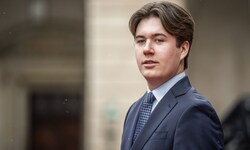 Kronprinz Christian kehrt nach seinem Aufenthalt in Afrika nach Dänemark zurück. Im neuen Jahr ...