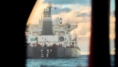 Der chinesische Frachter Yi Peng 3 hatte im November 2024 ein Datenkabel in der Ostsee zwischen ...