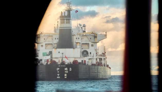 Der chinesische Frachter Yi Peng 3 hatte im November 2024 ein Datenkabel in der Ostsee zwischen ...