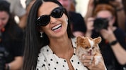 Demi Moore mit ihrem Chihuahua „Pilaf“ in Cannes