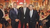 Gut-Aiderbichl-Chef und Gastgeber des Abends Dieter Ehrengruber mit „Krone“-Herausgeber ...