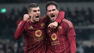 Mats Hummels (re.) jubelte frenetisch über seinen Treffer in der Nachspielzeit – und erntete ...