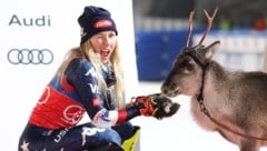 Mikaela Shiffrin hatte auch in der noch jungen Ski-Saison schon einige Erfolge zu feiern. Alkohol spielte für sie bei den Feierlichkeiten allerdings keine Rolle mehr. (Bild: GEPA/GEPA pictures)