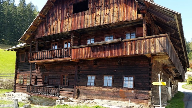 Das Obkircher-Haus in St. Oswald bei Bad Kleinkirchheim: Über die Datierung nach den Jahresringen des Bauholzes konnten Experten auf die Bauzeit schließen: 1462! (Bild: Heimo Schinnerl)