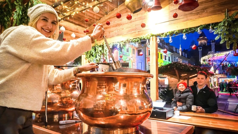 Franziska Grossauer is offering a Feuerzangenbowle on Karmeliterplatz this year. (Bild: Pail Sepp/Sepp Pail)