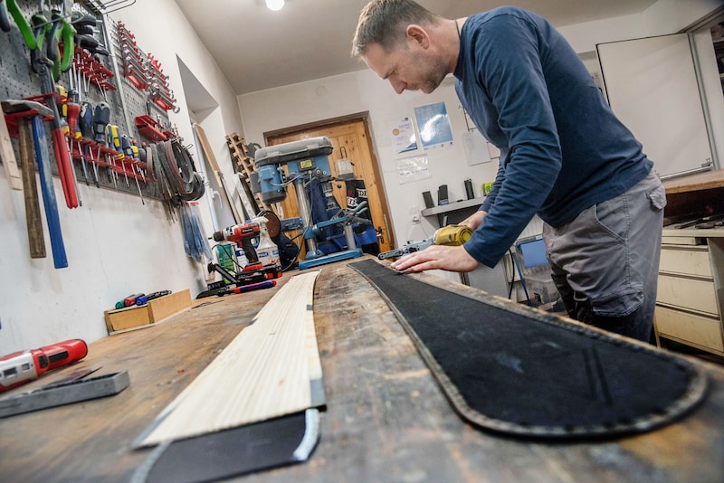 Gerhard Haiden spent years working on the perfect ski. Now he's done it. (Bild: Doris_SEEBACHER)