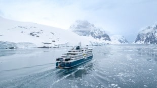 Das Luxus-Kreuzfahrtschiff „SH Diana“ in der Antarktis (Bild: Swan Hellenic/Rodolphe Villevieille)