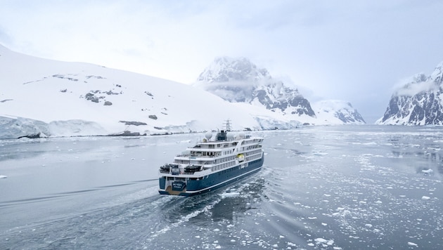 Das Luxus-Kreuzfahrtschiff „SH Diana“ in der Antarktis (Bild: Swan Hellenic/Rodolphe Villevieille)