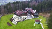 Das Gästehaus des Prinzen über dem Mondsee wurde 2001 eröffnet, ist seit 2017 von ihm ungenutzt.