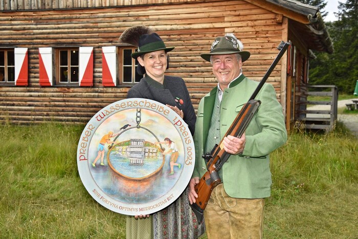 Chief marksman Sandra Etschbacher with deputy Peter Lintschinger