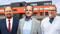 Robert Tremel (li.) ist der Sanierungsverwalter der KTM Components GmbH, Franz Mitterbauer (M.) hat die KTM F&E GmbH im Blick, Peter Vogl (re.) ist der Sanierungsverwalter der KTM AG. (Bild: Krone KREATIV/Daniel Scharinger (2), LEX3, Anwälte Mandl & Mitterbauer)