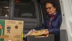 Gertraud Scheichl im Einsatz: Über die Jahre wurde es auch imm schwieriger, Essensspenden ...