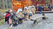 Die Kleinen rücken in der selben Formation aus wie die großen Vorbilder.