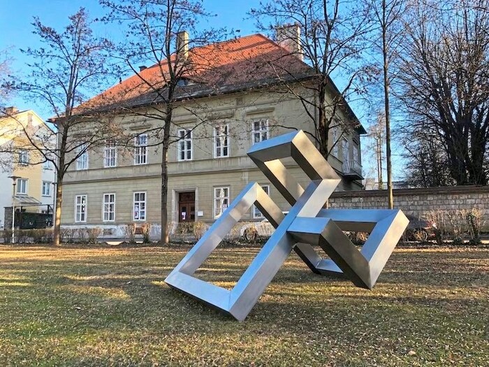 Shaky game 4: The Villa For Forest around Raimund Spöck and the Verein Innenhofkultur