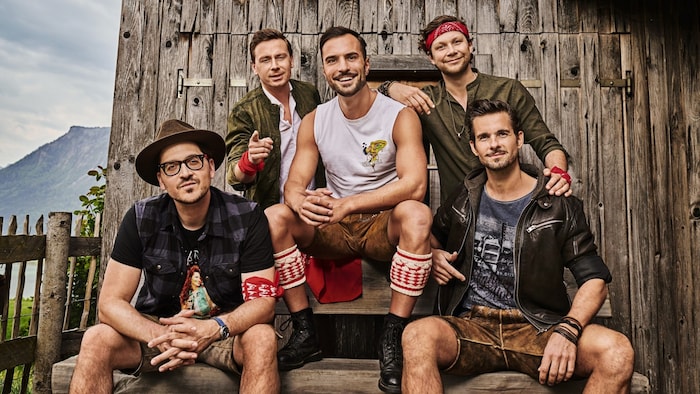 Den ersten Act dürfen wir bereits verraten: Die Mountain Crew (r.) wird auf der Mainstage mit ...