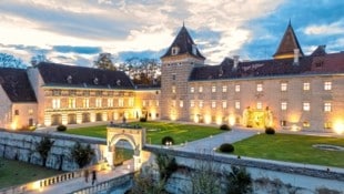 Lichterglanz und Musikgenuss wartet bei der „Walpersdorfer Weihnacht“ im Renaissanceschloss im Bezirk St. Pölten. (Bild: Marius Hoefinger Fotografie)