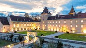 Lichterglanz und Musikgenuss wartet bei der „Walpersdorfer Weihnacht“ im Renaissanceschloss im ...