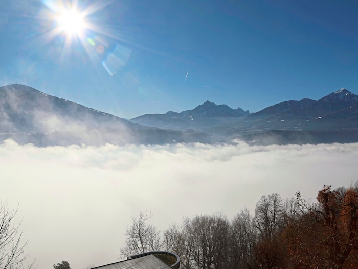 Sun above, fog below - this was the view in many ski resorts, but also from Innsbruck's ...