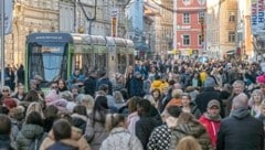 Bummvoll und beste Stimmung – das beschrieb die Situation heute in Graz (Bild: Juergen Fuchs)