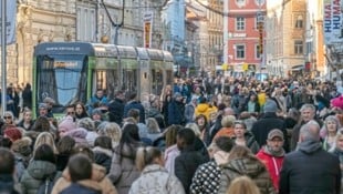 Bummvoll und beste Stimmung – das beschrieb die Situation heute in Graz (Bild: Juergen Fuchs)