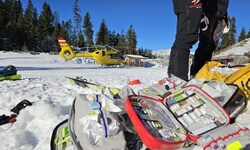 Bergretter, ein Alpinpolizist und die Besatzung von Christophorus 1 reanimierten den Sportler.