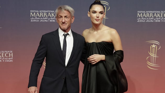 Sean Penn appeared on the red carpet with girlfriend Valeria Nicov for the first time. (Bild: APA Pool/AFP)