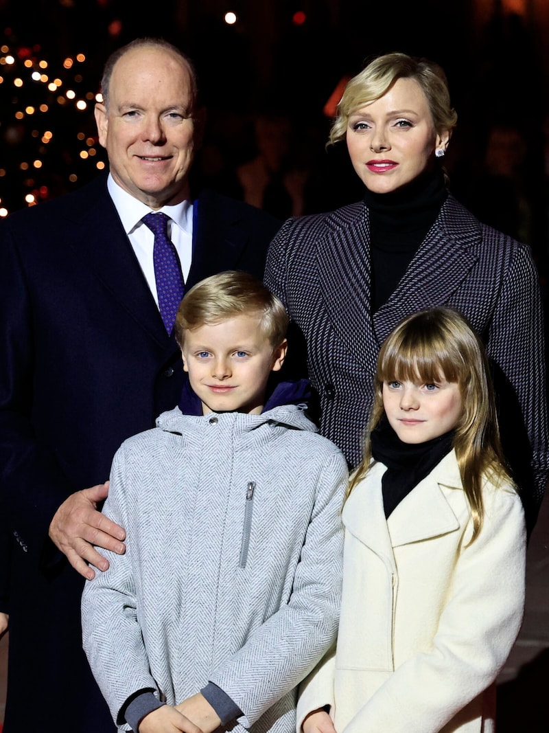 Prince Albert and Princess Charlene with their children Prince Jacques and Princess Gabriella (Bild: APA Pool/AFP/Valery HACHE)