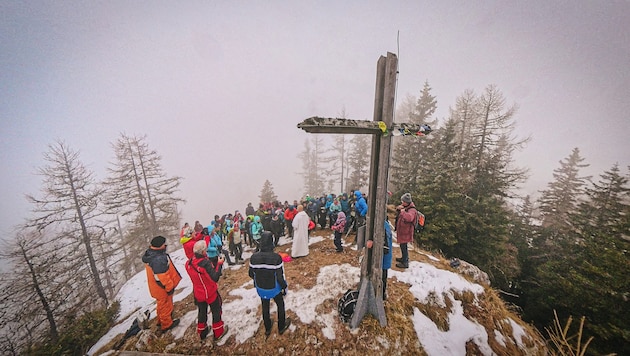 Advent celebration on the Topitza summit in the clouds (Bild: Wallner Hannes)