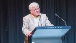 Dr. Peter Mück präsentierte jüngst in Rankweil ein Buch über seine Zeit als Strafrichter.  (Bild: David Huber)