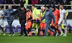 Der Abtransport des kollabierten Fiorentina-Spielers Edoardo Bove