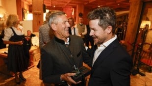 70 Jahre mussten standesgemäß gefeiert werden! Reinhard Stocker (li.) begrüßte neben Felix ...