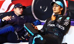 Max Verstappen (l.) ist von George Russell (r.) enttäuscht.