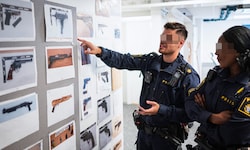 Schweden hat in den letzten Jahren Mühe, die zunehmenden Schießereien, die Drogenkriminalität ...