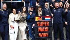 Max Verstappen feierte seinen Sieg in Katar mit Mama Sophie, Freundin Kelly und Schwester Vici. (Bild: REUTERS)