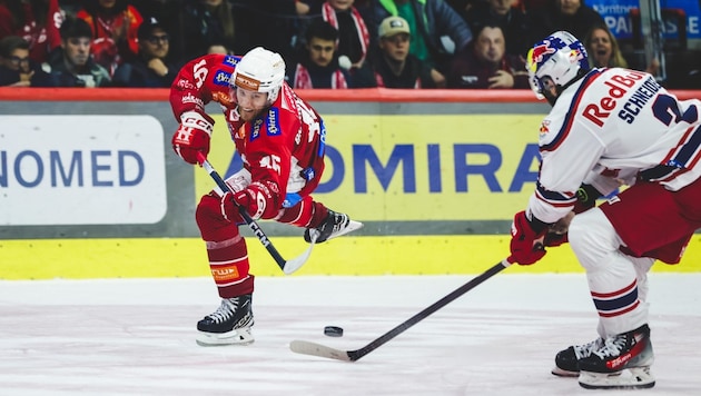 KAC ace Johannes Bischofberger is out after a check in the game against Pustertal. (Bild: GEPA pictures)