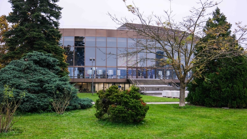 Das Brucknerhaus war und ist bundesweit in den Schlagzeilen. Das Image der Stadt ist durch den Skandal in der Kulturstätte beschädigt.  (Bild: Einöder Horst/Horst Einöder/Flashpictures)