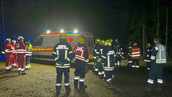 Stundenlang durchkämmten 250 Einsatzkräfte das Areal, ehe die Unglücksstelle gefunden werden ...