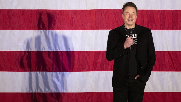 On paper, Elon Musk is the wealthiest person on earth. (Bild: AFP/RYAN COLLERD)