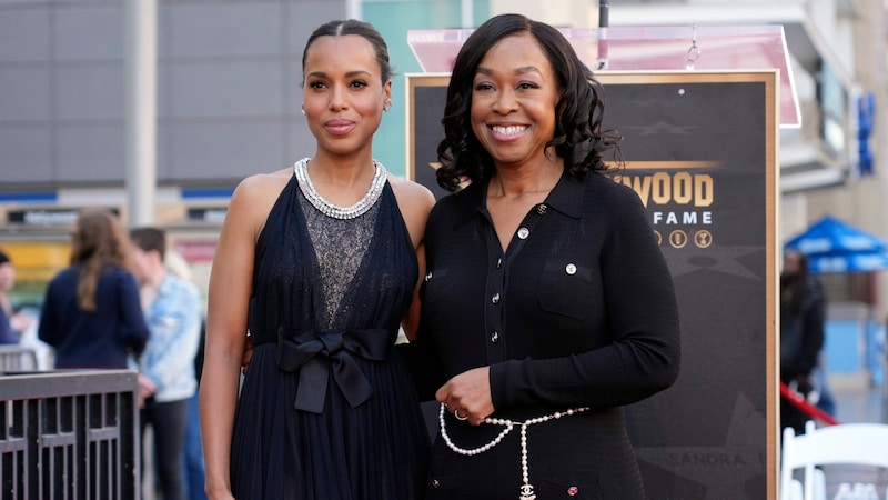 Kerry Washington und Shonda Rhimes (Bild: AP ( via APA) Austria Presse Agentur/Chris Pizzello/Invision)