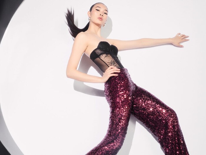 Glitter pants are available in numerous colors and variations.